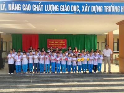 Lễ trao học bổng quỹ khuyến học QFS - TP Hồ Chí Minh năm học 2025 - 2026